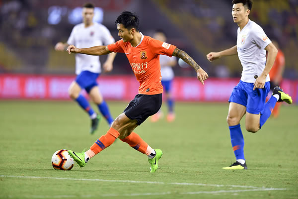 中超积分榜乱套了！国安1-1遭绝平，黑马升第6，申花扩大领先优势