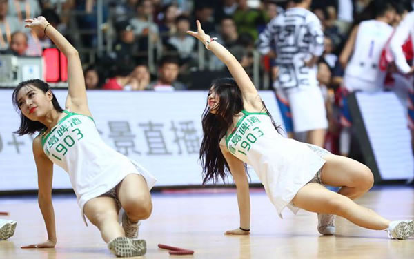 广厦逆转北京！胡金秋不愧MVP，布朗强的离谱半场24分 许利民懵了